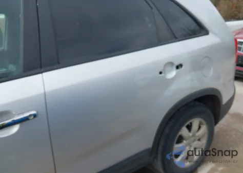 2013 Kia Sorento Lx z USA, uszkodzony, nr VIN 5XYKT4A11DG404441